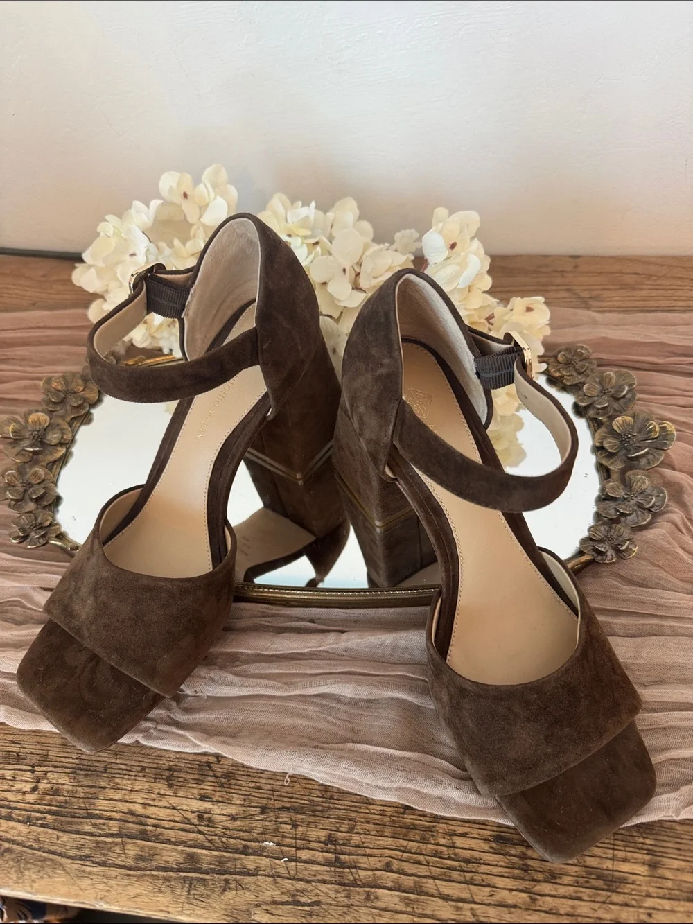 ANTONIO MELANI elegant brown